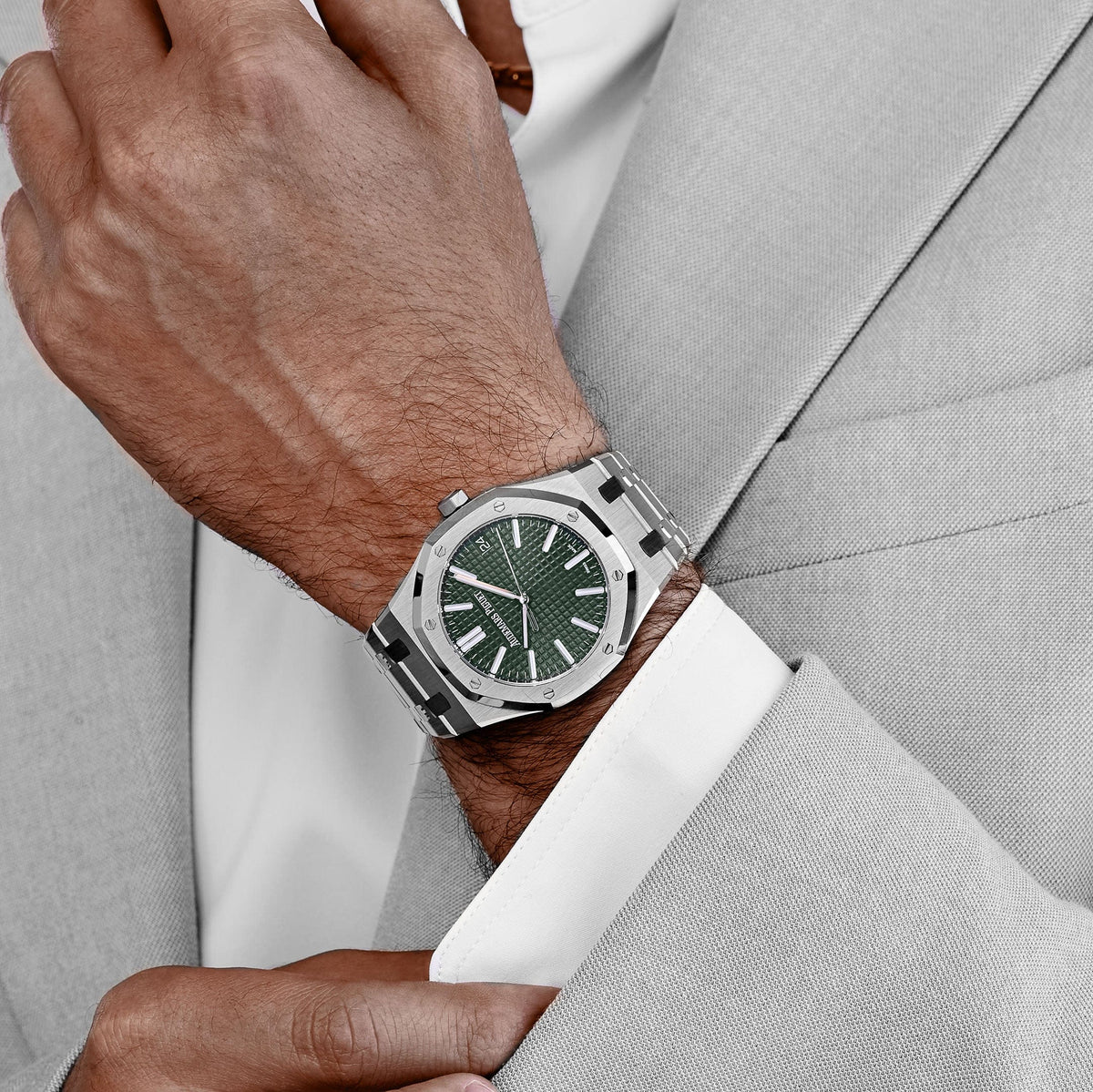 Audemars Piguet Royal Oak 3285 V3 – 15510ST.OO.1320ST.09 Stainless Steel Green Dial (2025) 41 MM