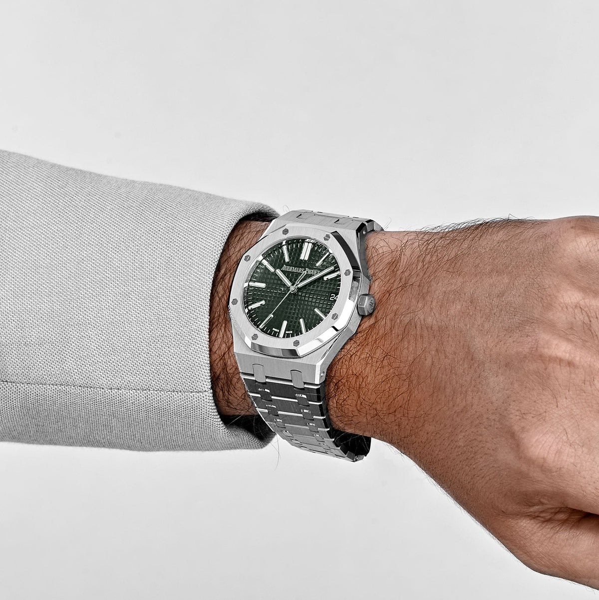 Audemars Piguet Royal Oak 3285 V3 – 15510ST.OO.1320ST.09 Stainless Steel Green Dial (2025) 41 MM