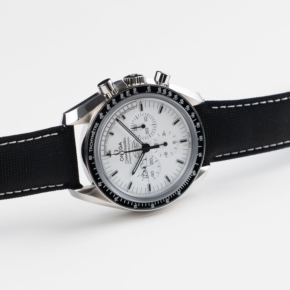 Omega Speedmaster 311.32.42.30.04.003 Silver Snoopy Apollo XIII 45th Anniversary Edition Stainless Steel White Dial Limited Edition of 1970 (2015) 42 MM