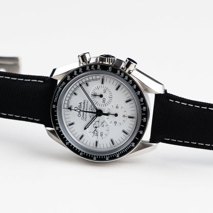 Omega Speedmaster 311.32.42.30.04.003 Silver Snoopy Apollo XIII 45th Anniversary Edition Stainless Steel White Dial Limited Edition of 1970 (2015) 42 MM