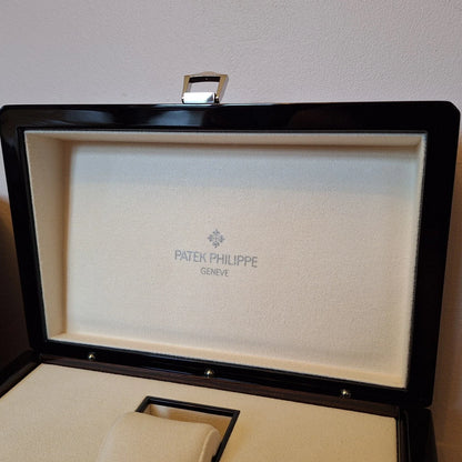 Patek Philippe Watch Box & Pappers